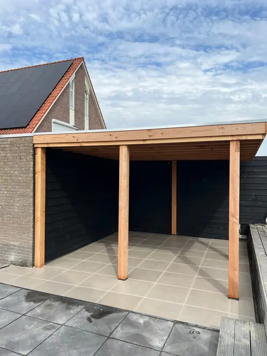 Terras onder de overkapping